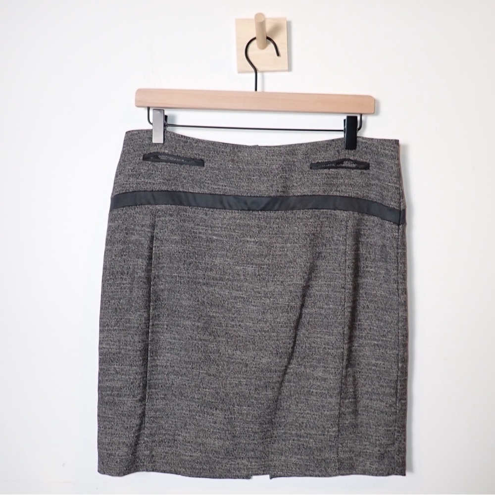 Express Skirt Women 10 Black Gray Faux Leather Accents Pocket Trim